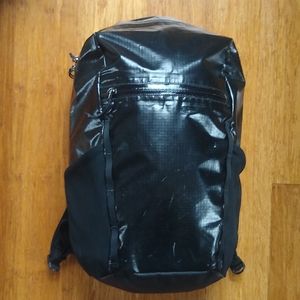 Patagonia Lightweight Black hole 26L Backpack in Black